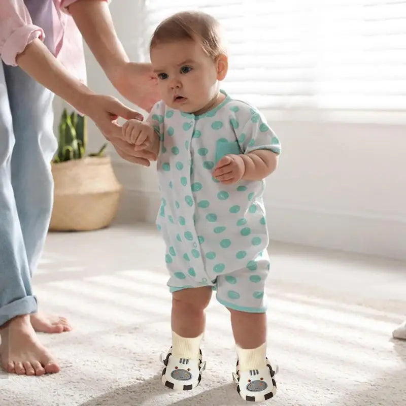 Chaussures intérieures pour enfants, design confortable et léger