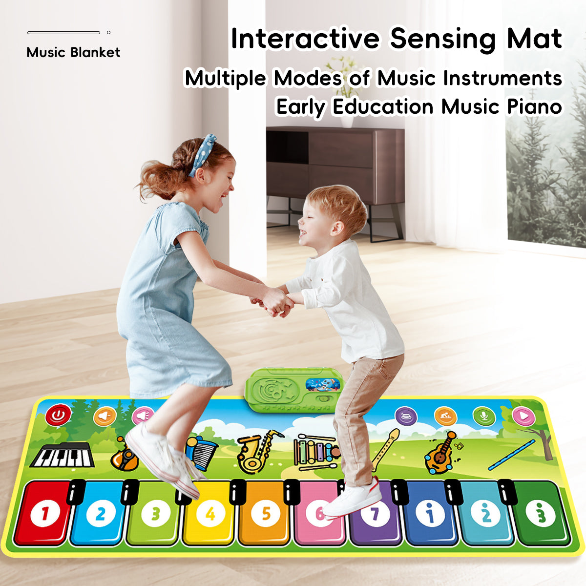 Enfant sautant sur un tapis de piano éducatif