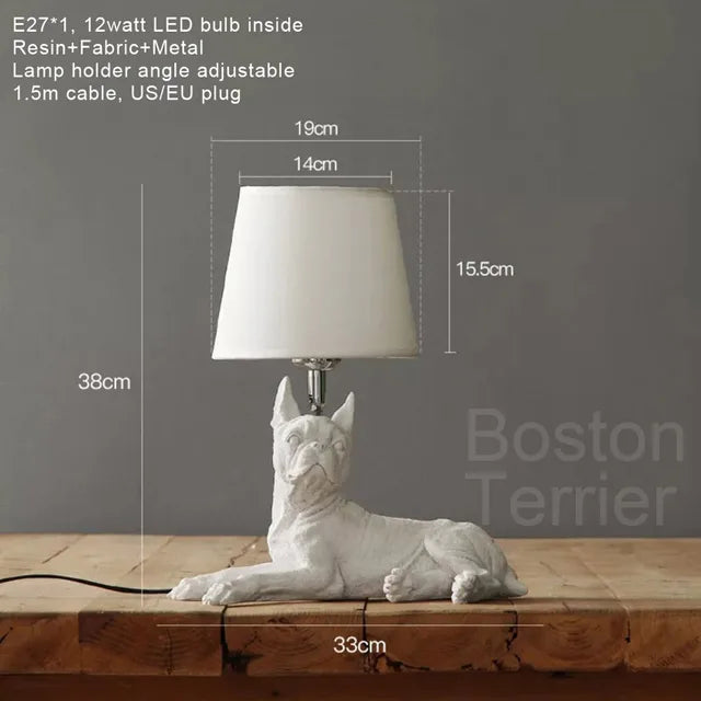 Lampe chiot placée dans un salon moderne