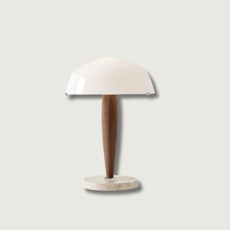 Vue de côté de la lampe montrant son design élégant