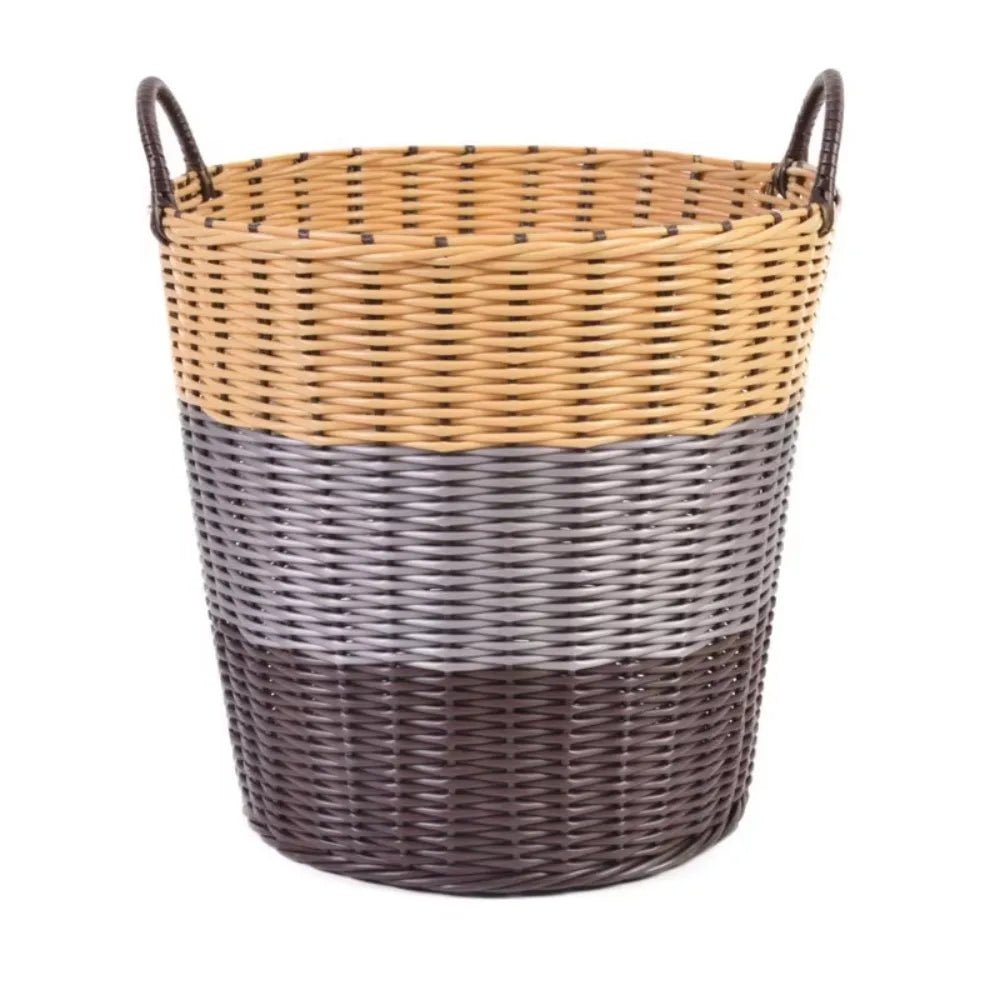 Gros plan sur la texture tissée du panier en plastique