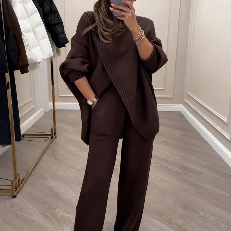 Pantalons droits taille haute en tricot marron, silhouette allongée
