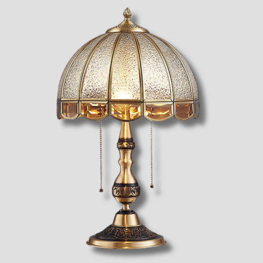 Vue de dessus de la lampe montrant le design traditionnel