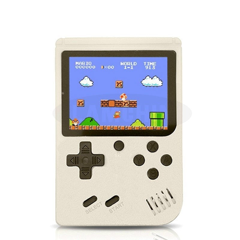 Console rétro avec câble de chargement branché