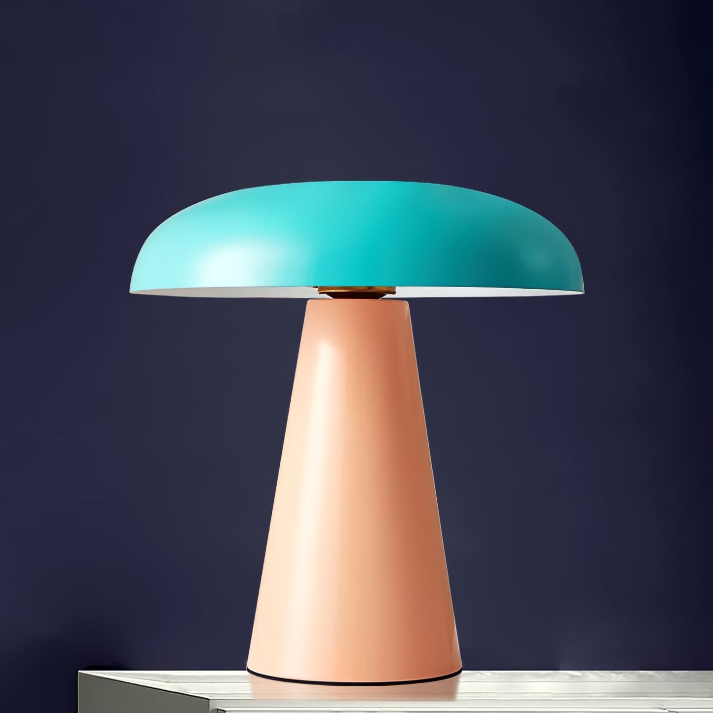 Profil latéral de la lampe moderne rose bleu