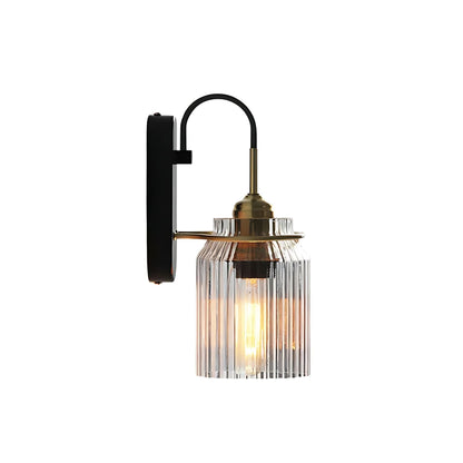 Lampe murale éclairant une pièce de taille moyenne