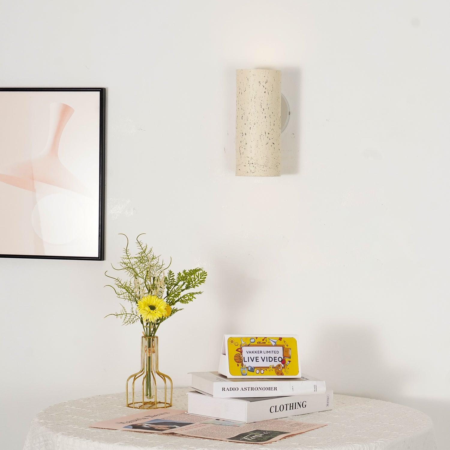 Lumière d'ambiance émise par l'applique grise