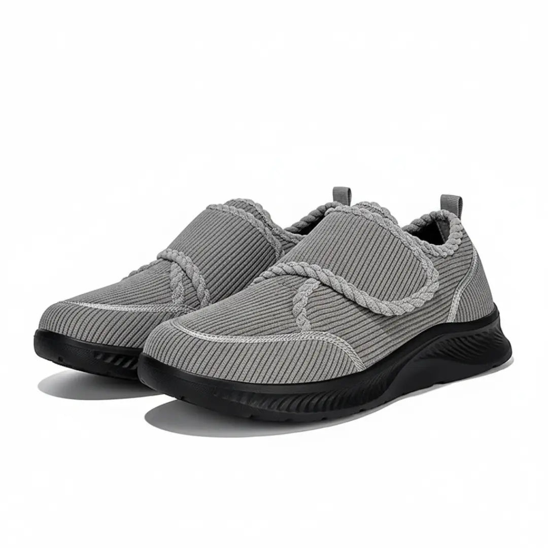 Vue arrière des mocassins noirs confortables