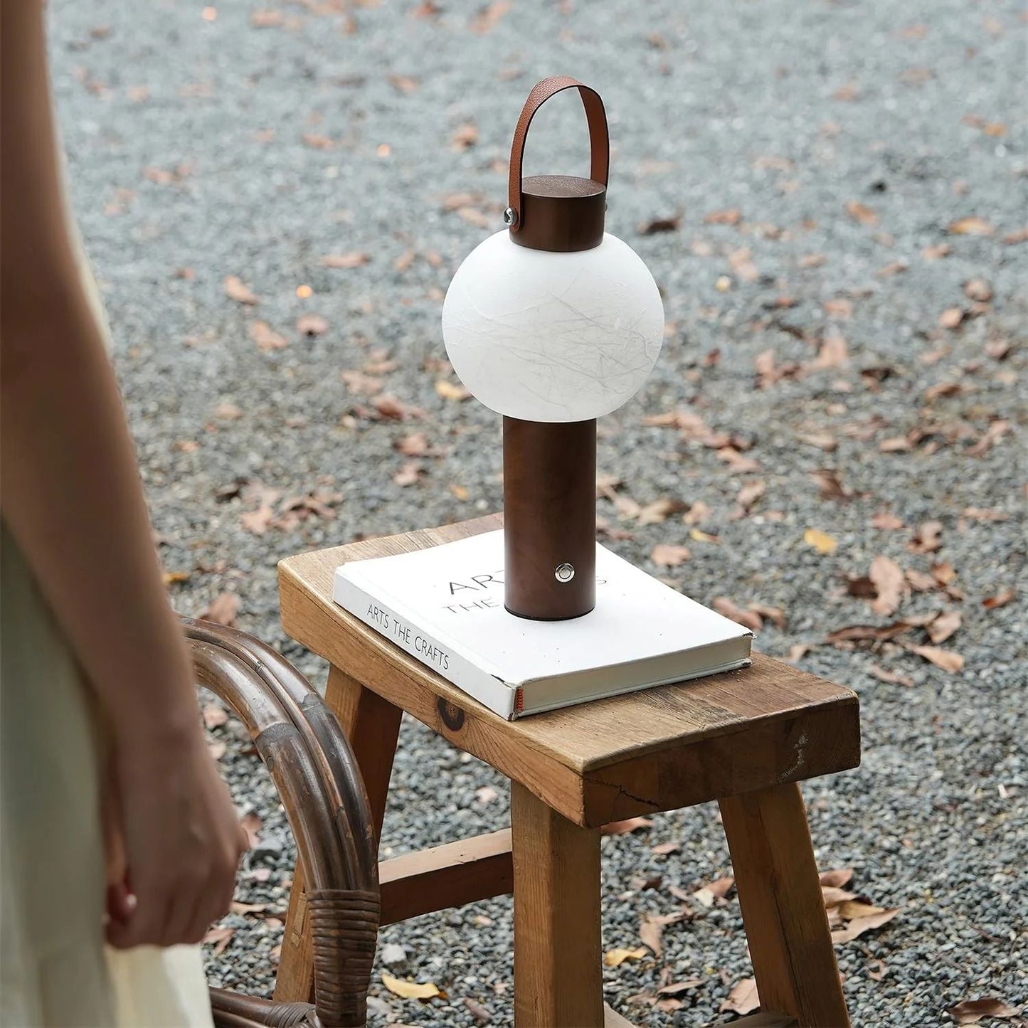 Base cylindrique en bois avec finition lisse