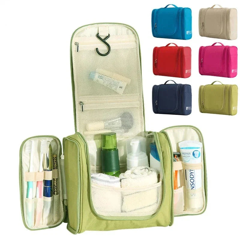 Trousse ouverte montrant l'organisation des articles de toilette