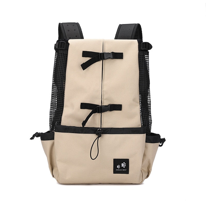 Sac de voyage avec un jouet visible dans la poche latérale