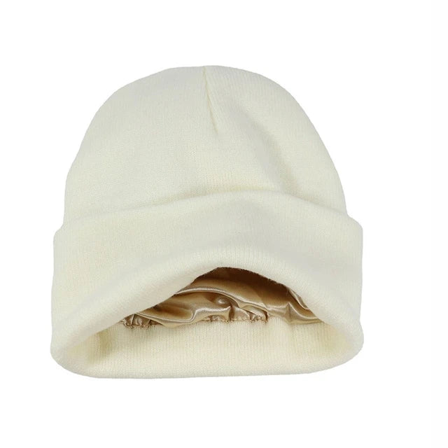 Bonnet en laine avec doublure satinée visible
