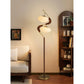 Lampe de sol avec design harmonieux et classique