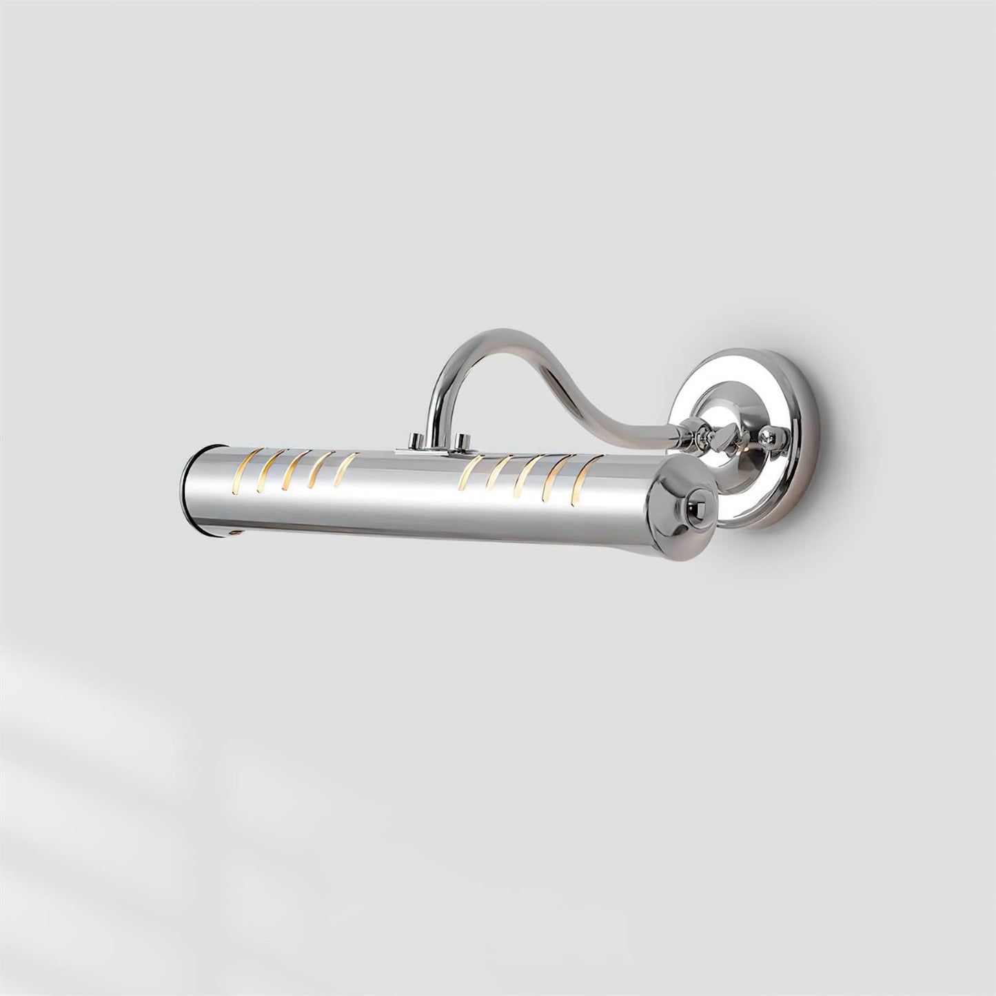 Applique murale chromée avec motif en fente illuminée