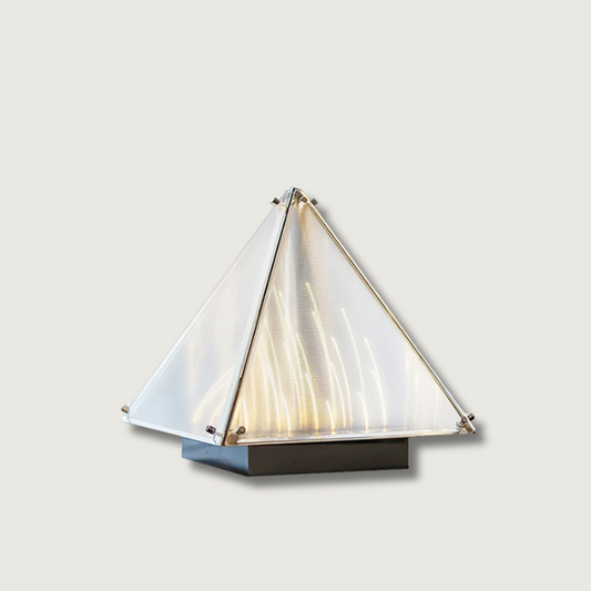 Vue de côté de la lampe avec design élégant
