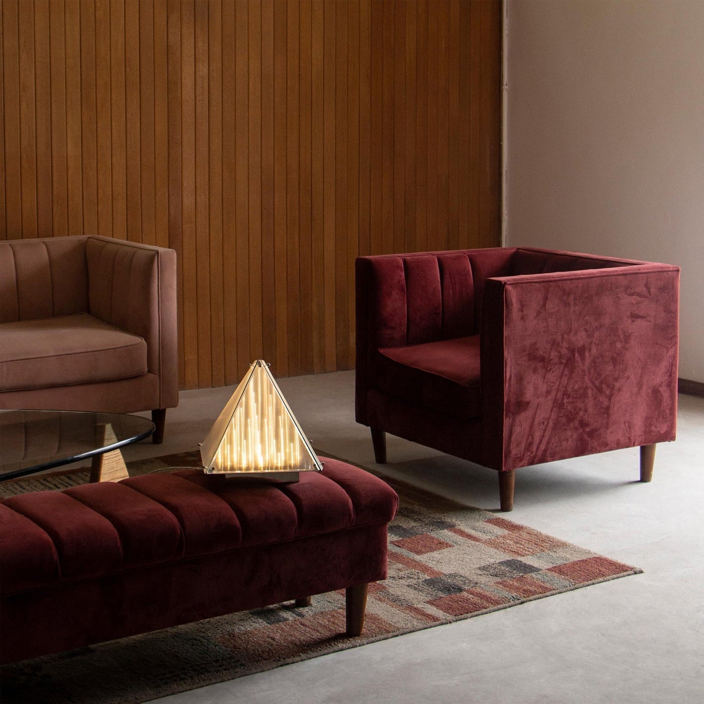 Lampe allumée montrant l'éclairage LED subtil