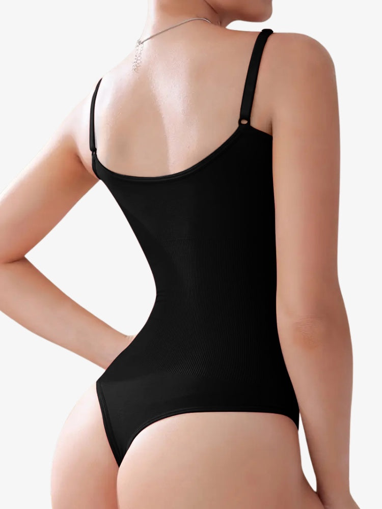 Détail des coutures invisibles du body correcteur