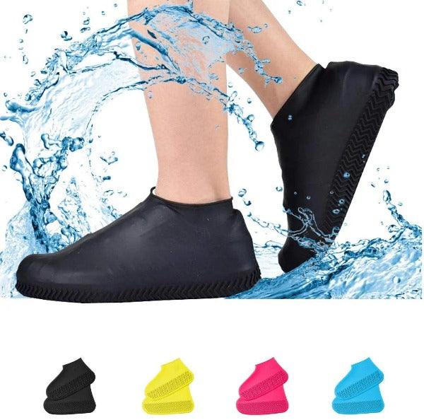 Surchaussures en silicone transparent sur chaussures blanches