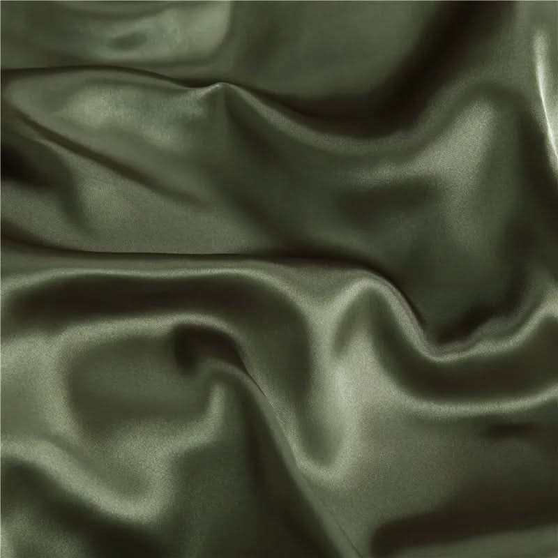 Gros plan sur la texture douce de la soie naturelle