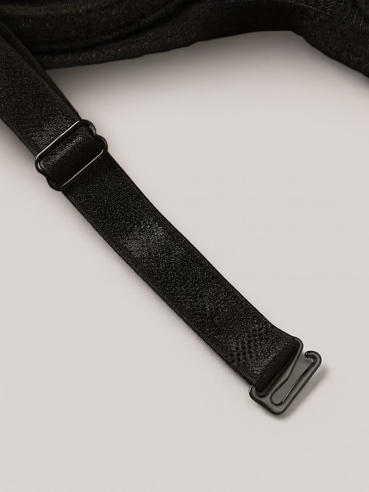 Vue latérale du soutien-gorge, montrant les côtés larges