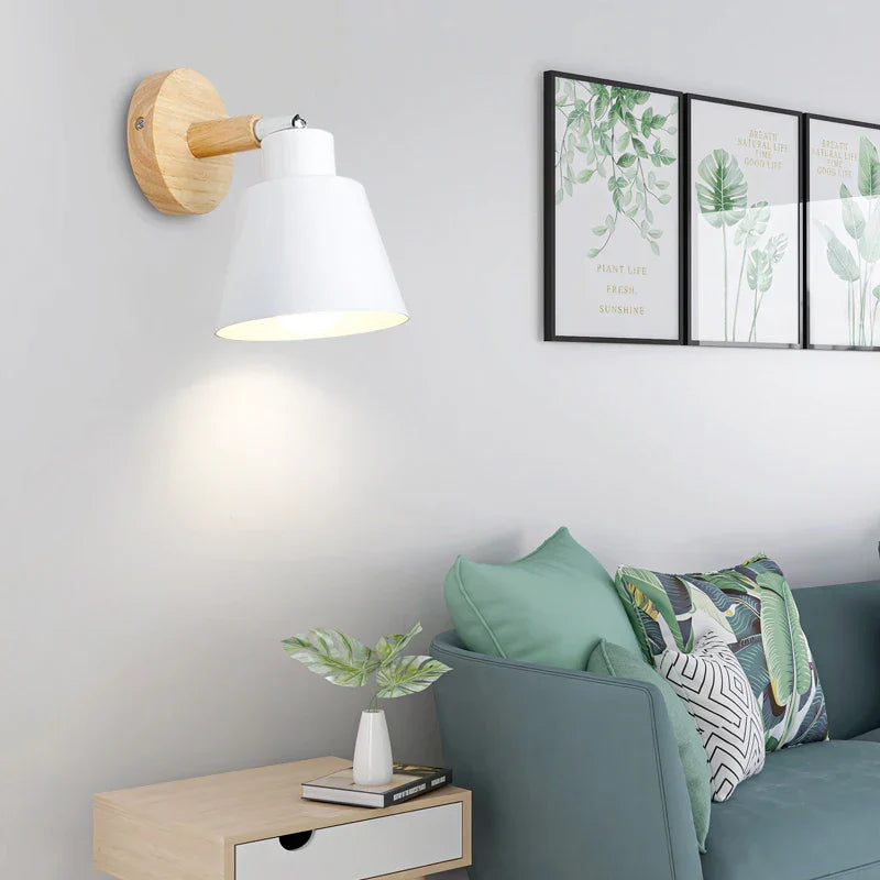 Applique murale scandinave avec lumière LED allumée
