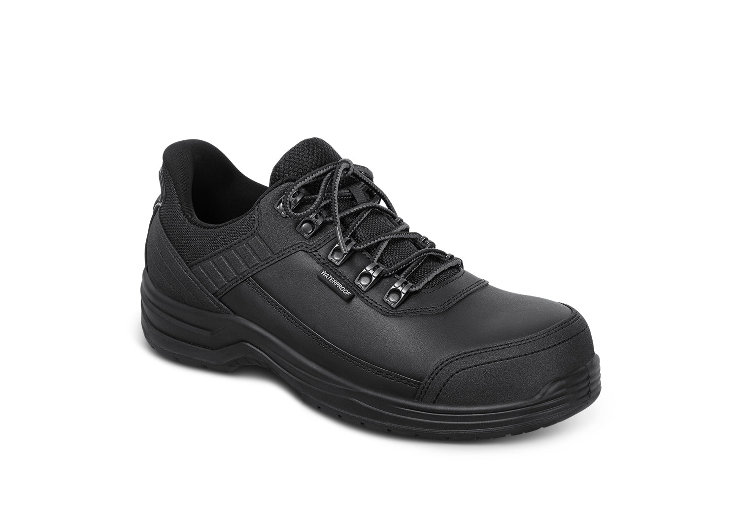 Chaussures de sécurité en action sur chantier, vue dynamique