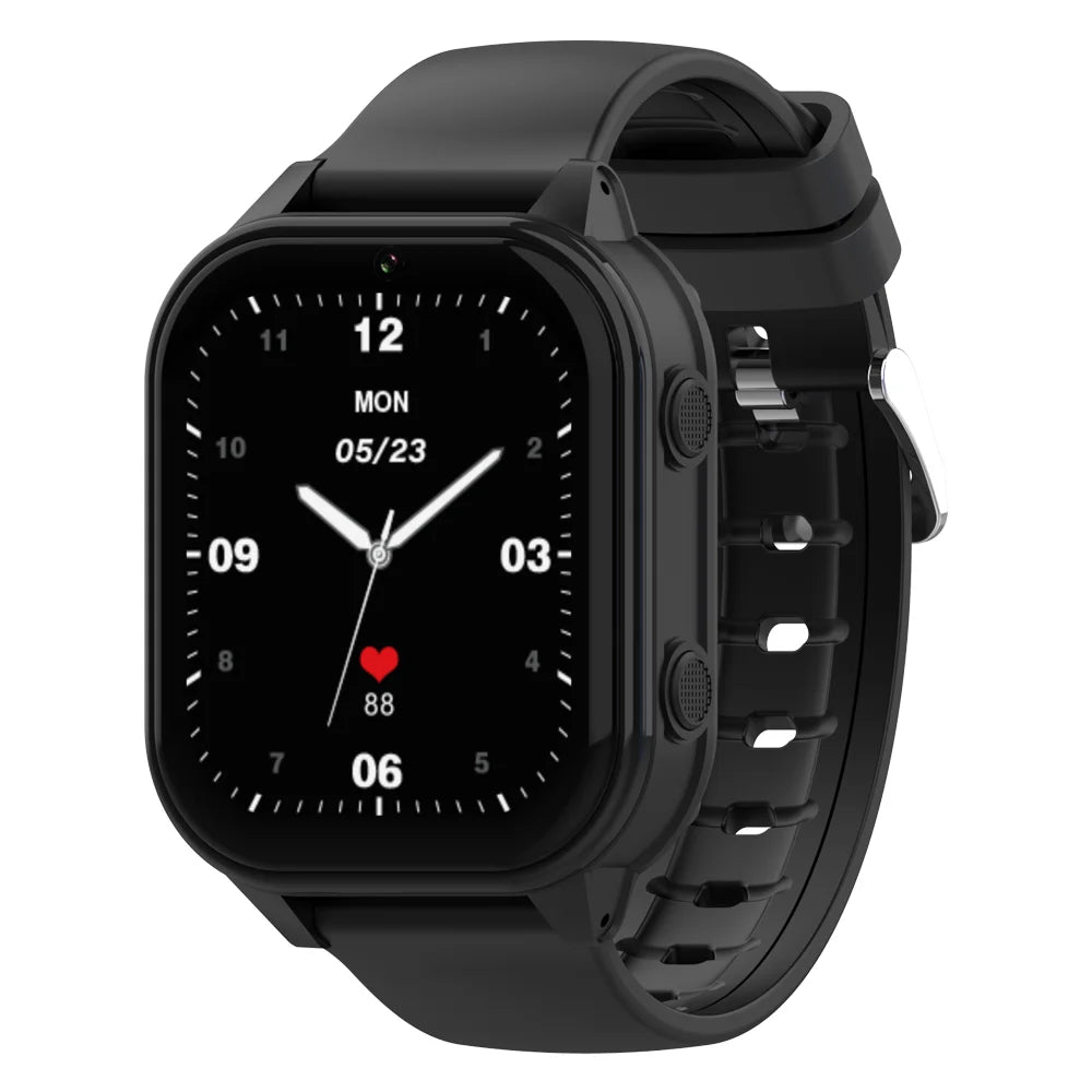 Gros plan sur le bouton SOS de la montre enfant