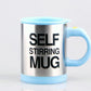 Tasse auto-mélangeante avec batterie rechargeable visible