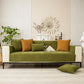 Housse de canapé beige ajustée sur un canapé moderne