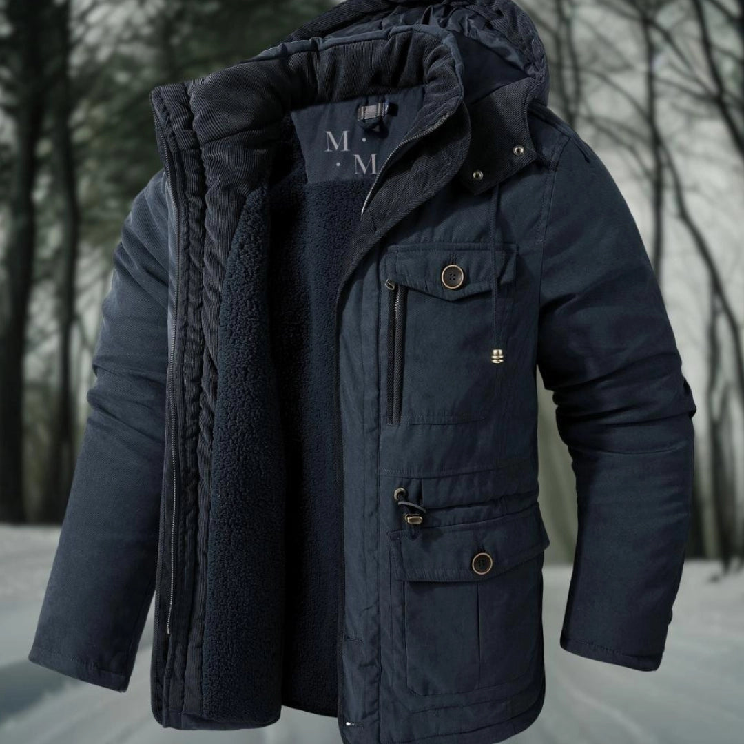 Détail des poches utilitaires sur la parka