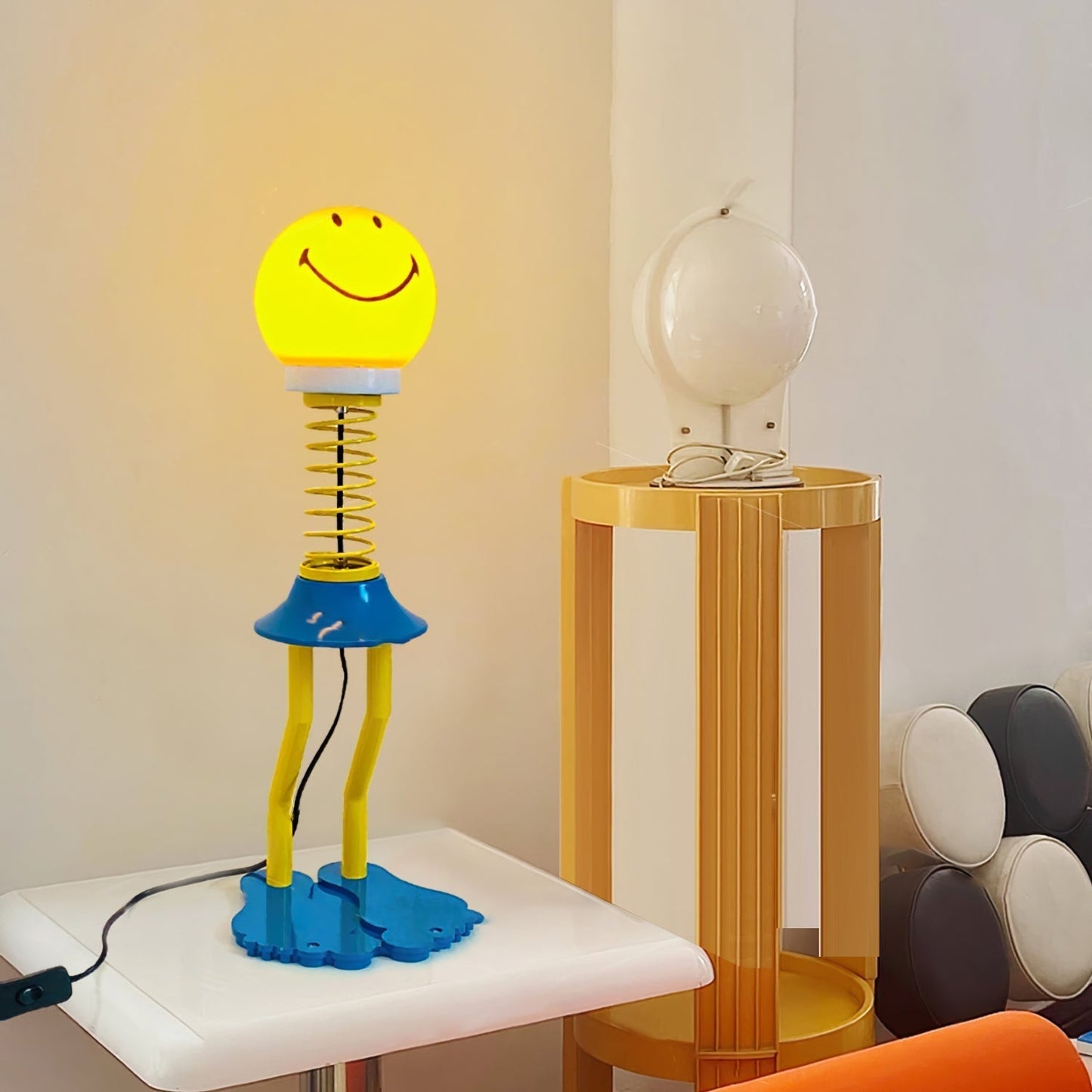Lampe de table avec design unique et lumière diffuse