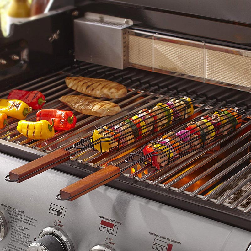 Outil en acier inoxydable pour préparer des kebabs maison