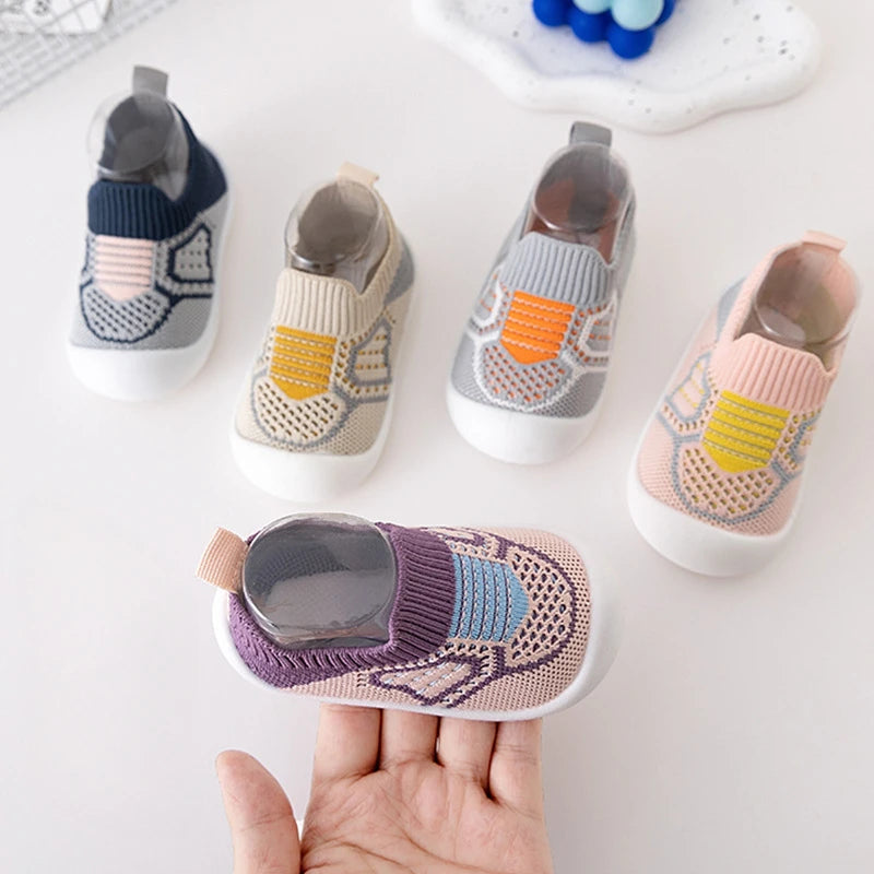 Chaussures bébé élégantes avec semelle antidérapante en intérieur