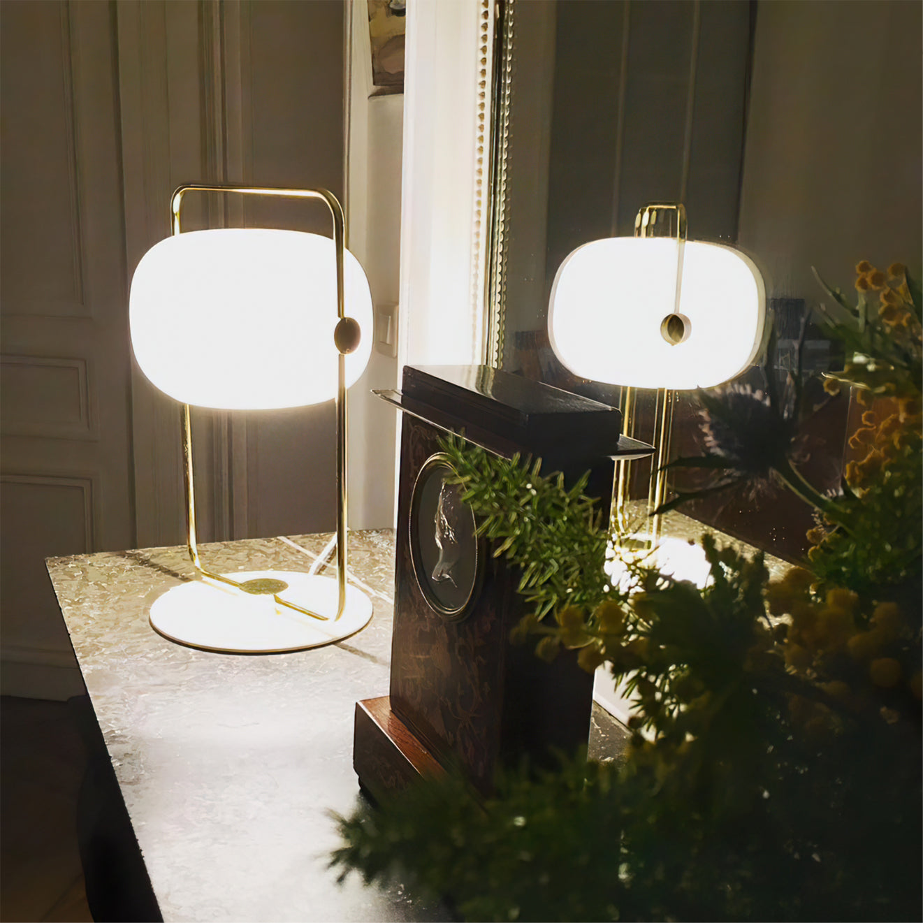 Lampe de table dans un salon moderne, décoration raffinée