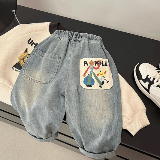 Jeans enfant en denim, parfait pour les jeux
