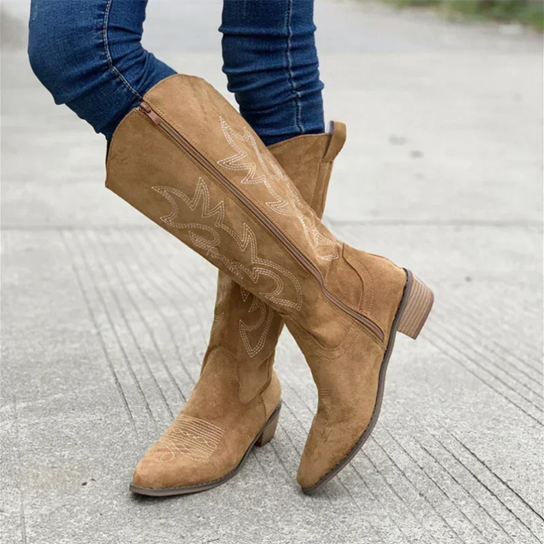 Bottes en suède avec broderie et fermeture éclair latérale