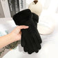 Intérieur des gants montrant la doublure épaisse