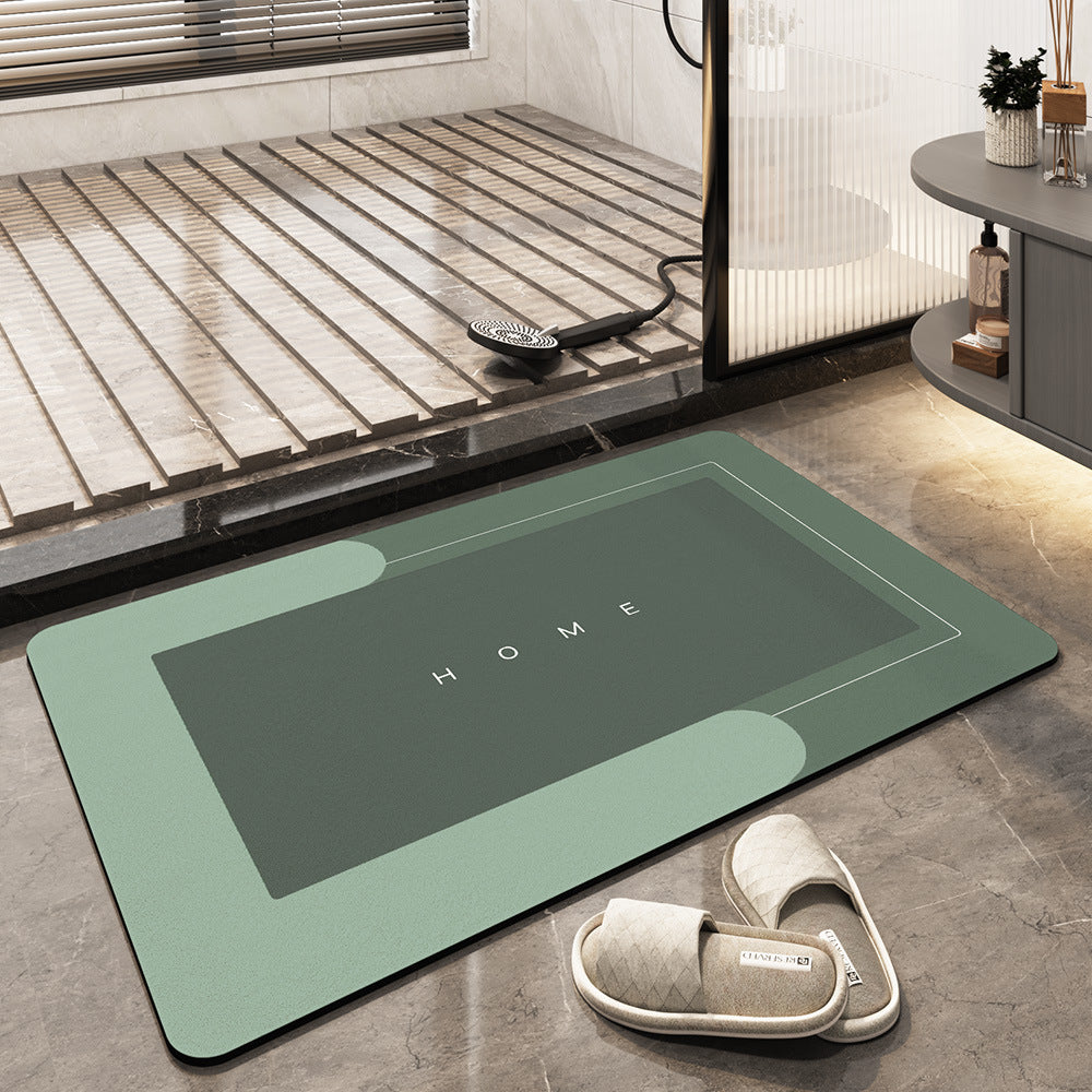 Tapis de bain vert, offrant une surface douce et accueillante
