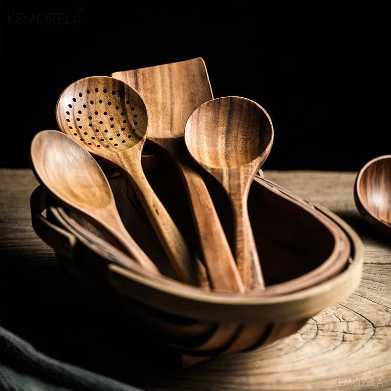 Vue de dessus des ustensiles en bois naturel
