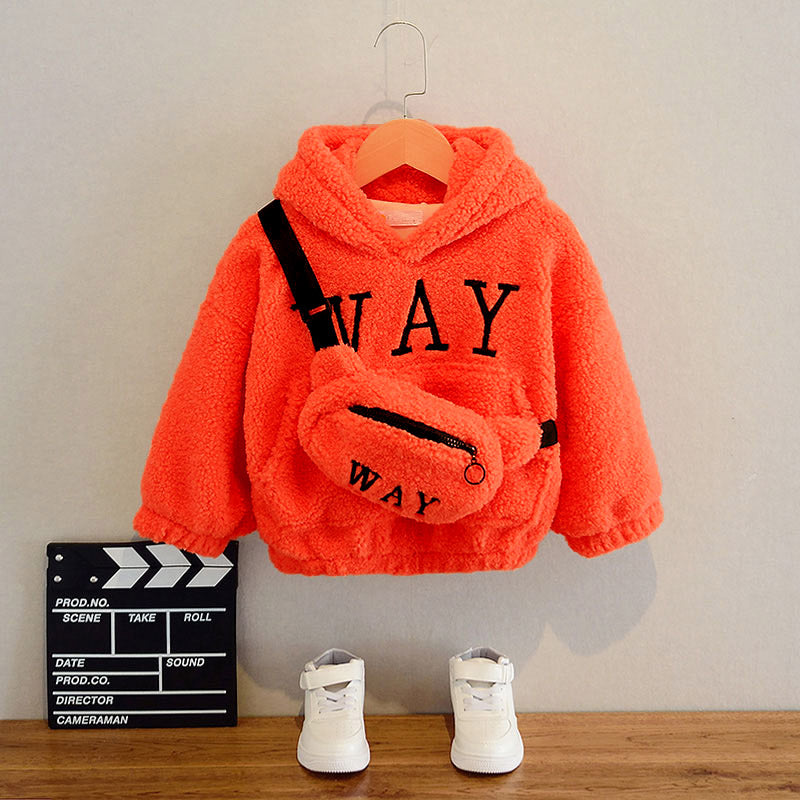 Enfant portant un pull teddy, vue de dos