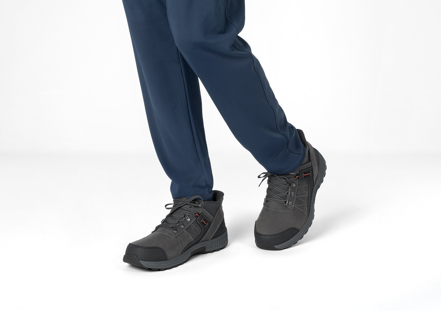 Chaussures de randonnée légères avec empeigne en cuir durable