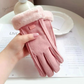 Intérieur des gants montrant la doublure en laine douce