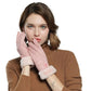 Gants chauffants en action, utilisés avec un smartphone