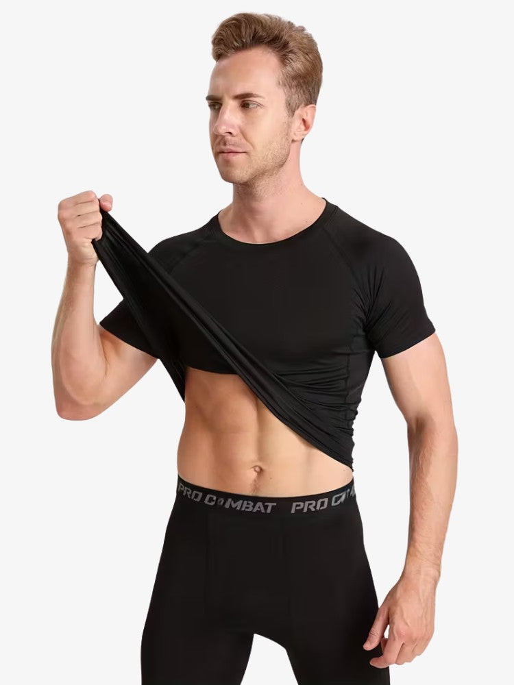 T-shirt compression noir sur mannequin, vue de face