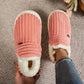 Chaussons sur un parquet, soulignant l'adhérence