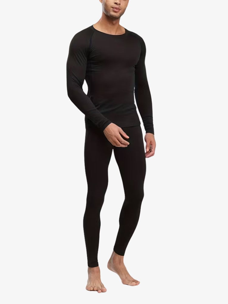 Ensemble de sous-vêtements thermiques pour hommes en position debout
