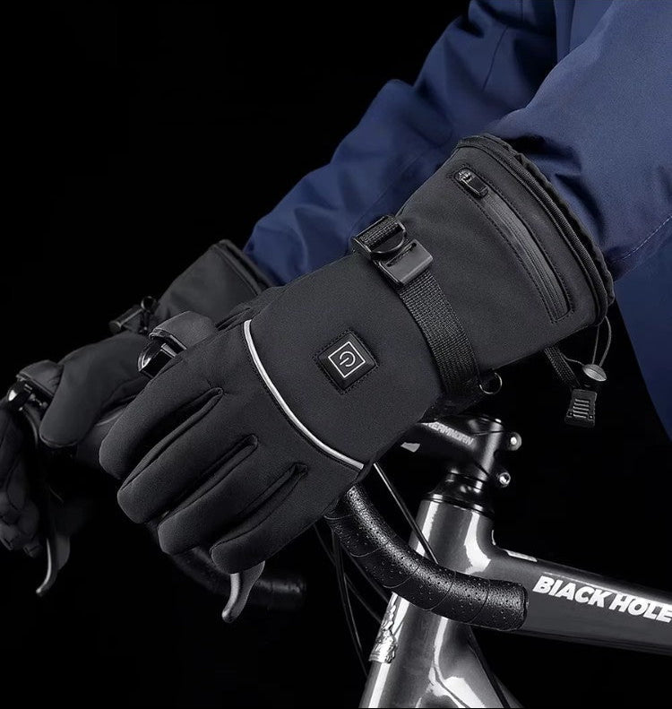 Gants d'hiver montrant la batterie rechargeable intégrée