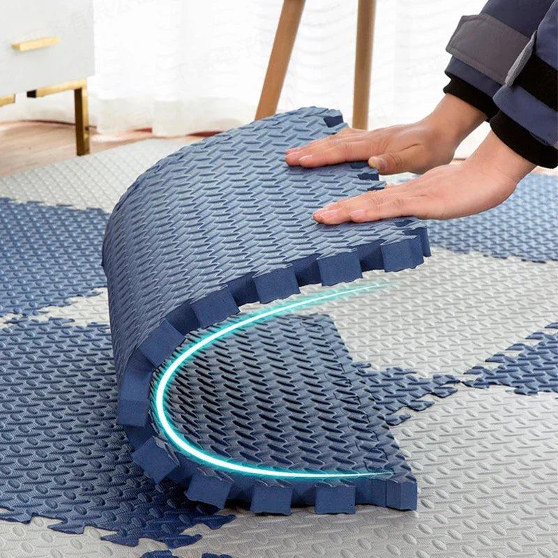 Gros plan sur les pièces de puzzle du tapis de jeu