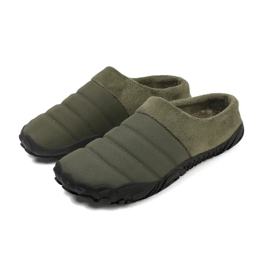 Chaussons en peluche offrant chaleur et confort en intérieur
