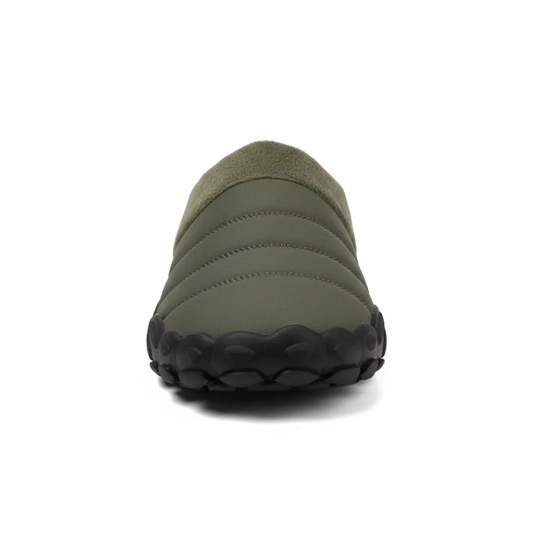 Chaussons montrant la flexibilité de la semelle antidérapante